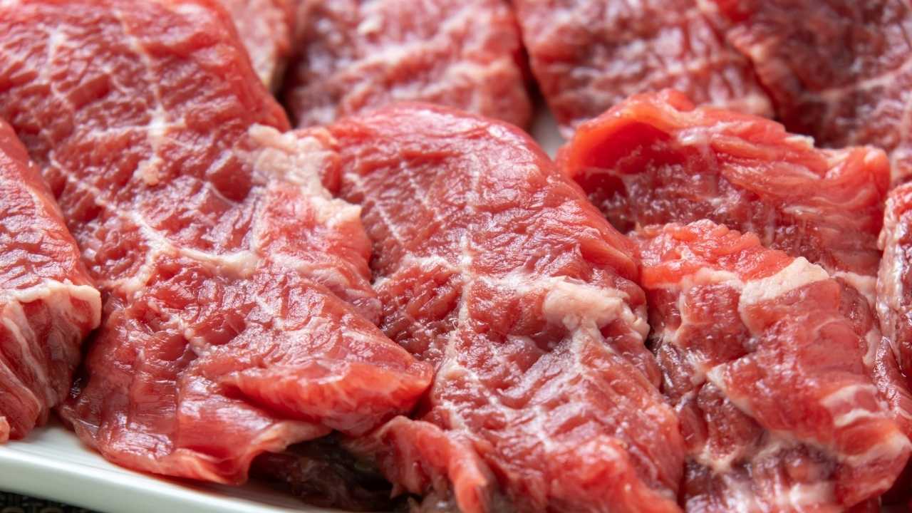 çiğ et dilimleri
